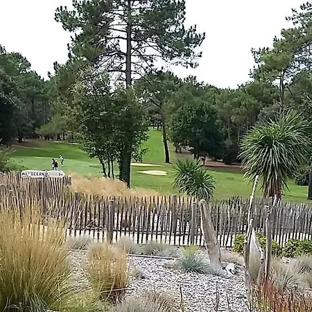 Au Calme Entre Le Golf Et L'ocean